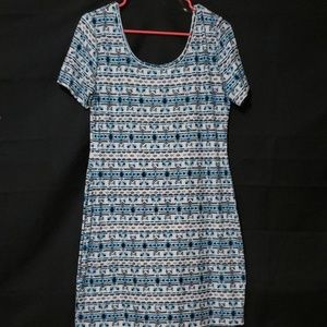 NWOT Juniors Aztec stretchy dress